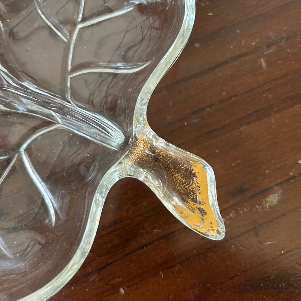 4/$15 One Clear Leaf-Shaped Glass Dish